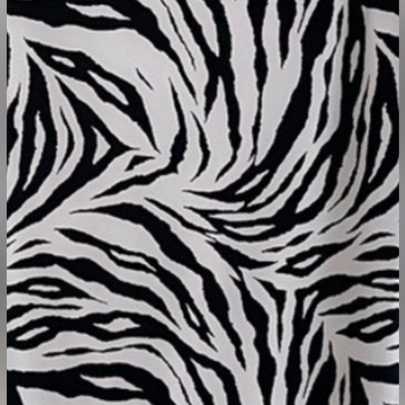 Kelly & Diane | NWT. Zebra print shift dress. Size 10. Rhinestone. B&W - Picture 5 of 7